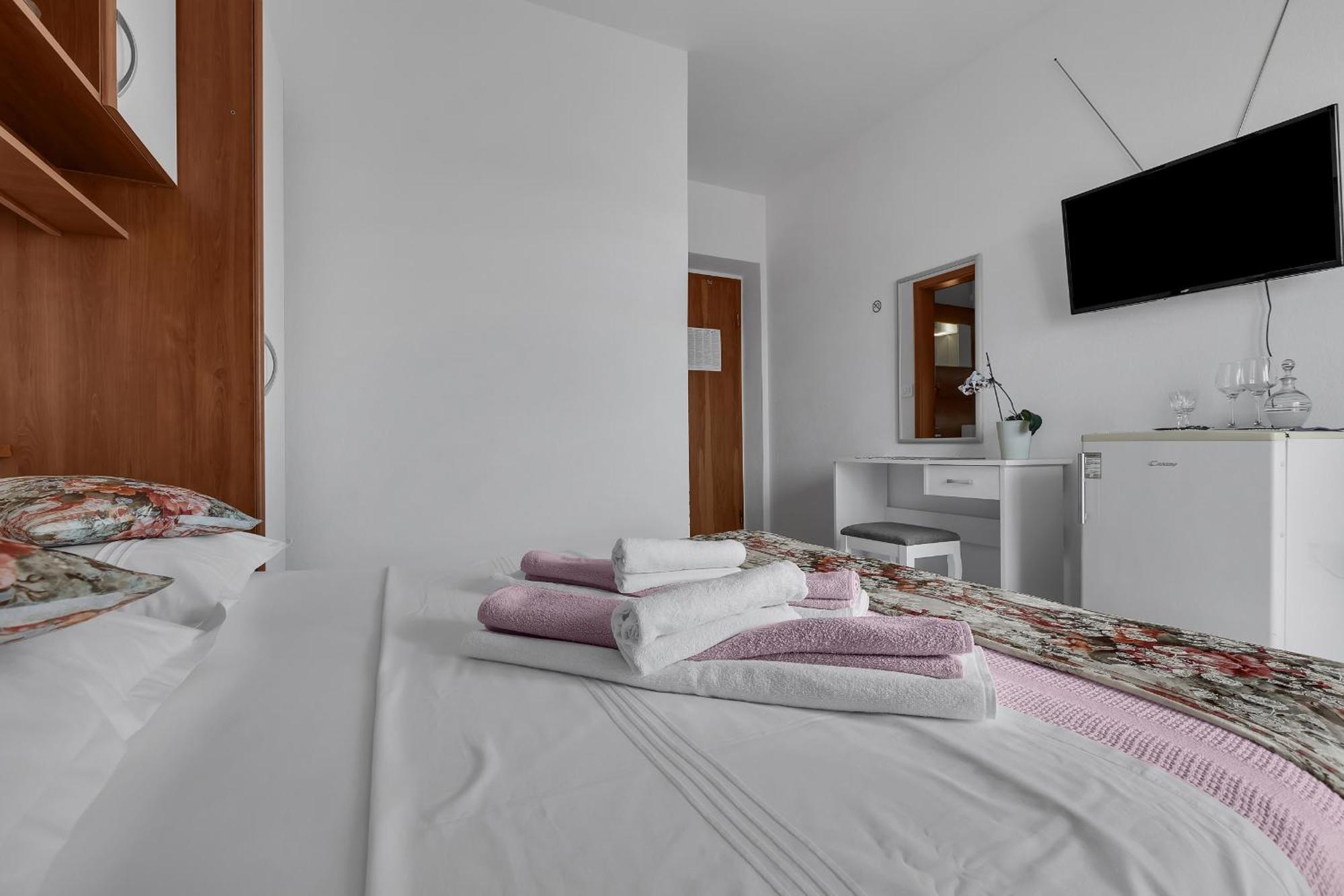 Apartment And Rooms Mila Μακάρσκα Εξωτερικό φωτογραφία